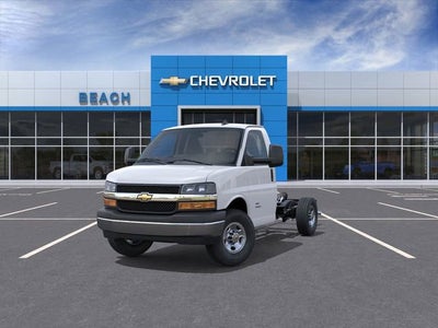2025 Chevrolet Express Cutaway 3500 1WT