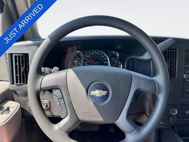 2026 Chevrolet Express Cutaway 3500 1WT