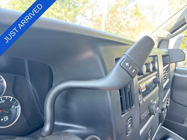 2026 Chevrolet Express Cutaway 3500 1WT