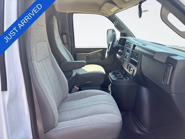 2026 Chevrolet Express Cutaway 3500 1WT