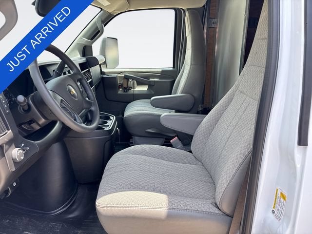 2026 Chevrolet Express Cutaway 3500 1WT