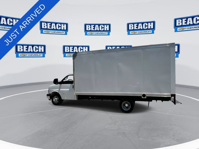 2026 Chevrolet Express Cutaway 3500 1WT