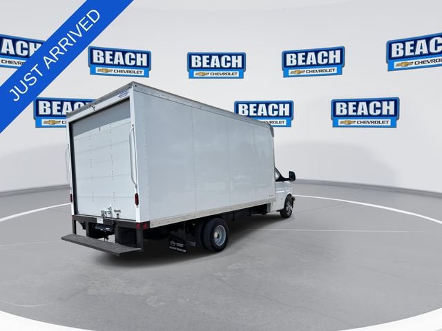 2026 Chevrolet Express Cutaway 3500 1WT