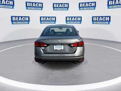 2025 Nissan Altima SR