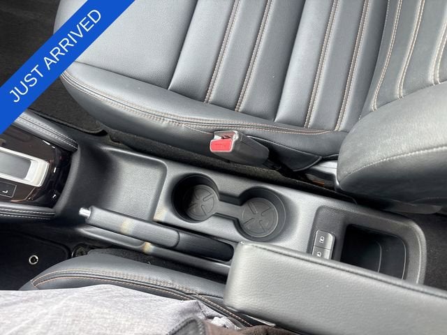 2019 Nissan Kicks SR