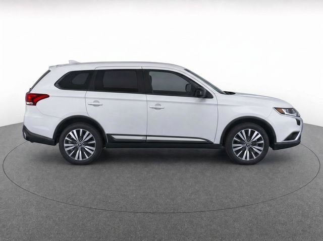 2020 Mitsubishi Outlander ES
