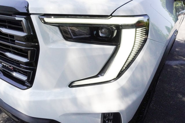 2024 GMC Acadia AT4
