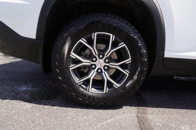 2024 GMC Acadia AT4