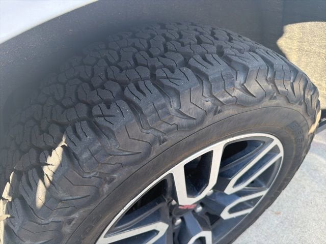 2021 GMC Yukon XL AT4