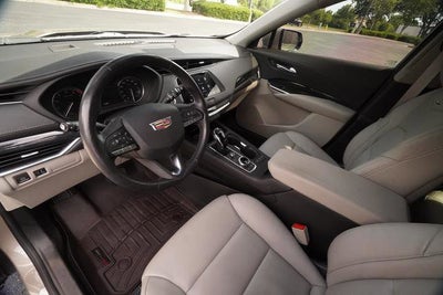 2023 Cadillac XT4 Premium Luxury