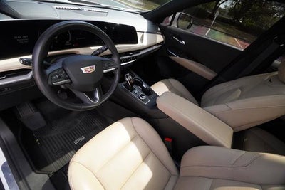 2024 Cadillac XT4 Premium Luxury