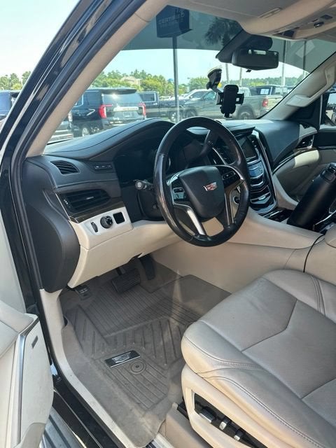 2019 Cadillac Escalade Luxury
