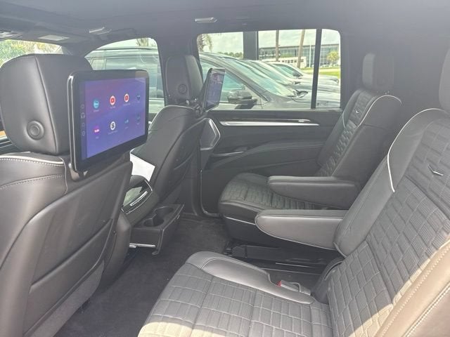 2025 Cadillac Escalade ESV Sport Platinum