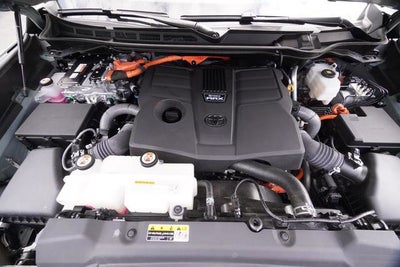 2024 Toyota Sequoia SR5