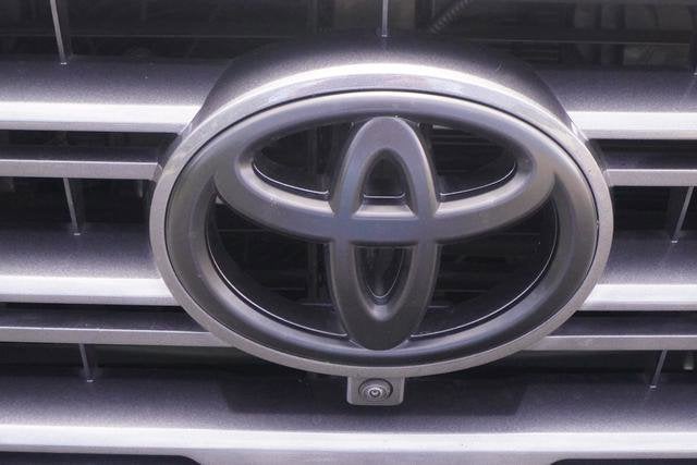 2024 Toyota Sequoia SR5