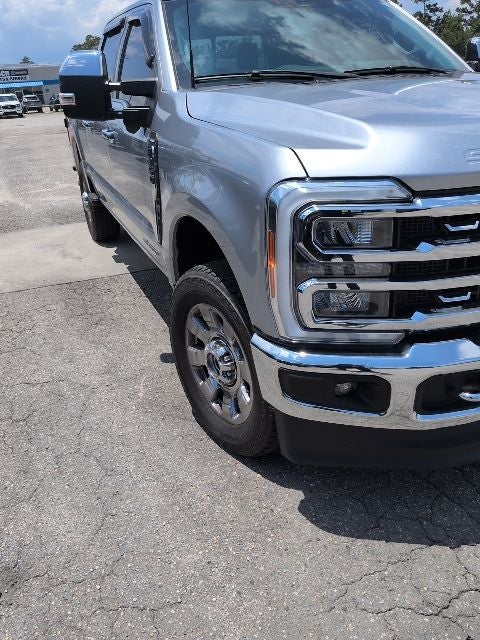 2023 Ford F-350SD Lariat