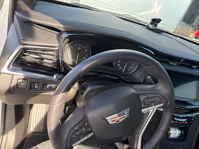 2025 Cadillac XT6 Sport