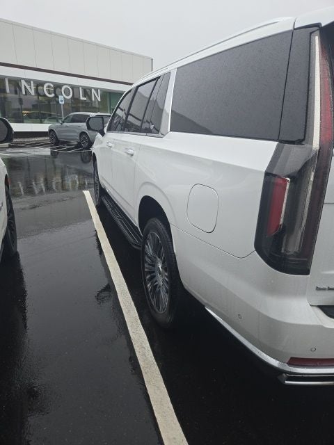 2022 Cadillac Escalade ESV Premium