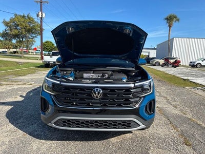 2025 Volkswagen Atlas Cross Sport 2.0T SE w/Technology