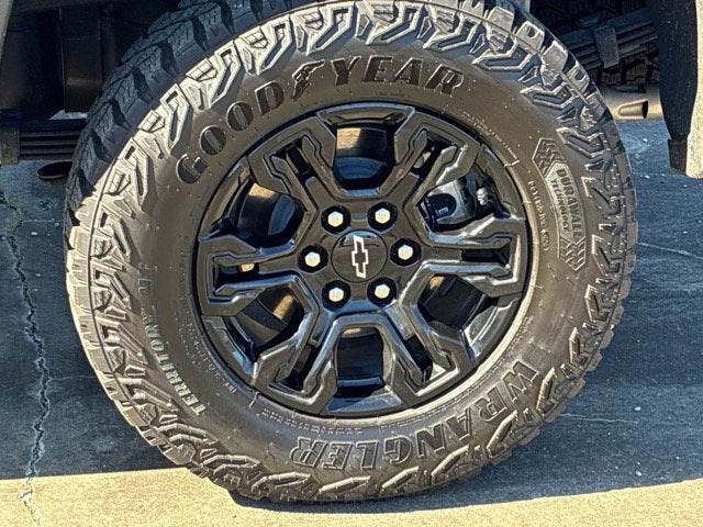 2025 Chevrolet Silverado 1500 ZR2