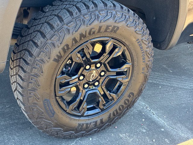 2025 Chevrolet Silverado 1500 ZR2