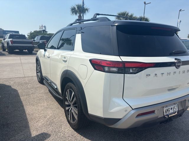 2022 Nissan Pathfinder Platinum