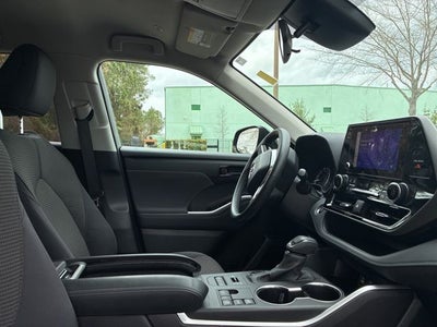 2024 Toyota Highlander LE