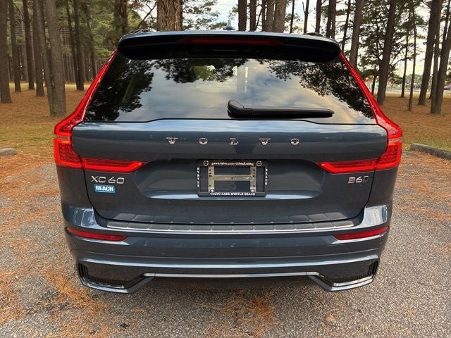 2023 Volvo XC60 B6 Ultimate Dark Theme