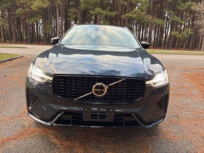 2023 Volvo XC60 B6 Ultimate Dark Theme