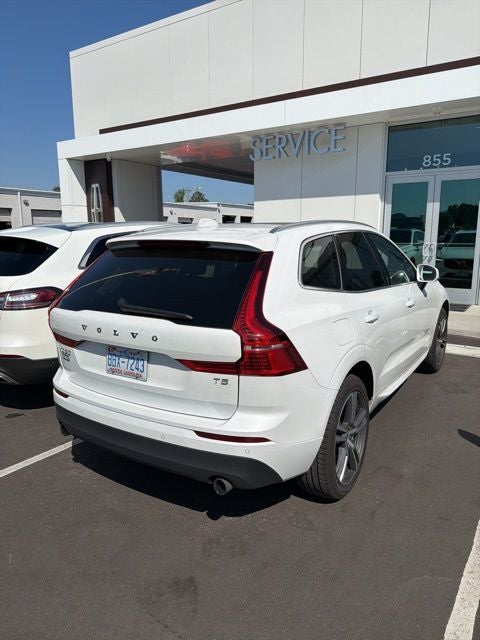 2021 Volvo XC60 T5 Momentum