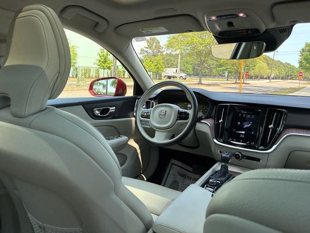 2020 Volvo V60 Cross Country T5