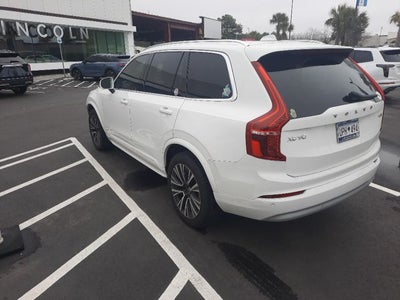 2022 Volvo XC90 T6 Momentum