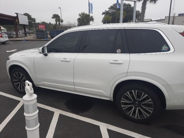 2022 Volvo XC90 T6 Momentum