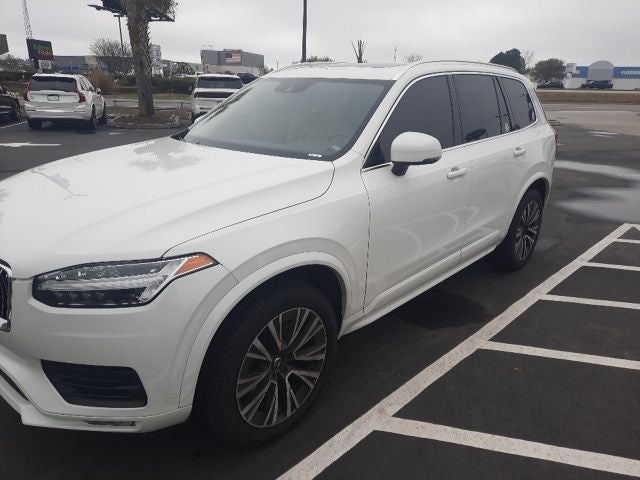 2022 Volvo XC90 T6 Momentum