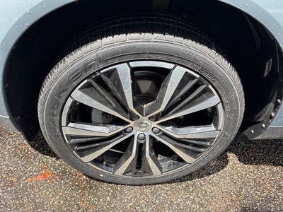 2023 Volvo XC60 B5 Plus Dark Theme