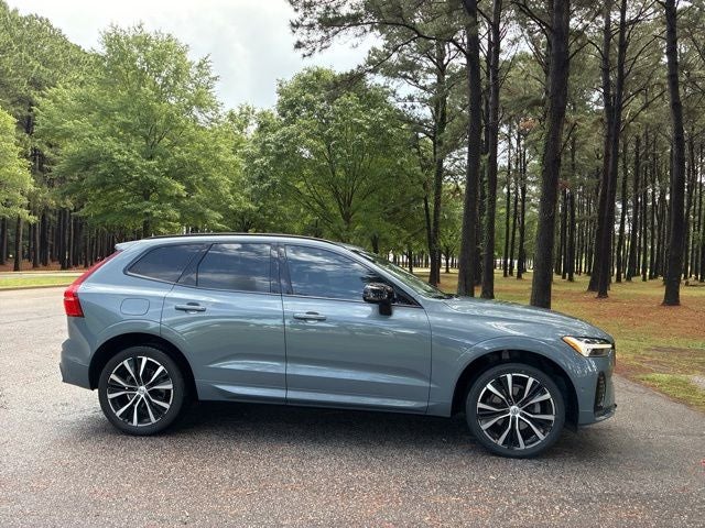 2023 Volvo XC60 B5 Plus Dark Theme