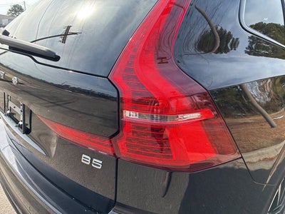 2023 Volvo XC60 B5 Plus Dark Theme