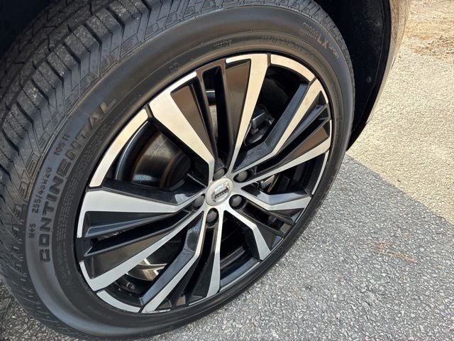 2023 Volvo XC60 B5 Plus Dark Theme