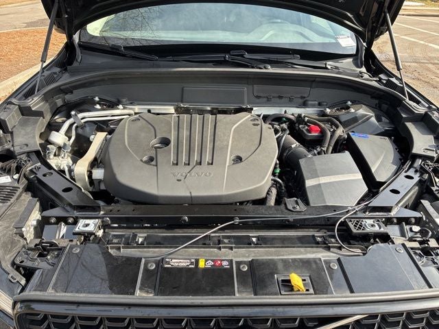 2023 Volvo XC60 B5 Plus Dark Theme