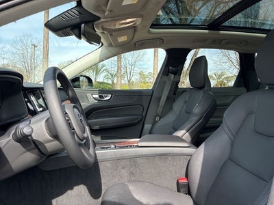 2023 Volvo XC60 B5 Plus Dark Theme