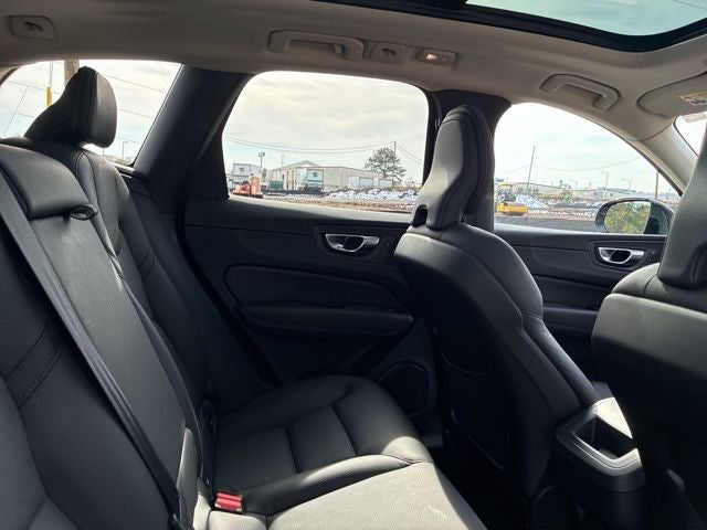 2023 Volvo XC60 B5 Plus Dark Theme