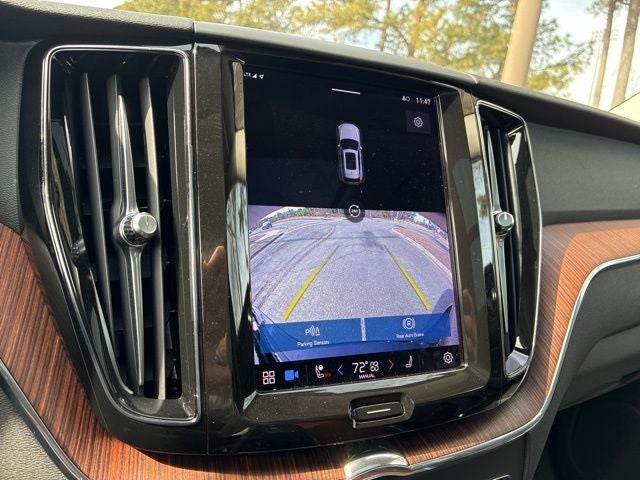 2023 Volvo XC60 B5 Plus Dark Theme