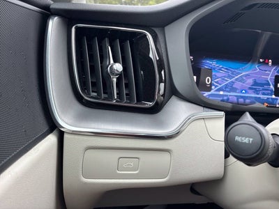 2024 Volvo XC60 B5 Core