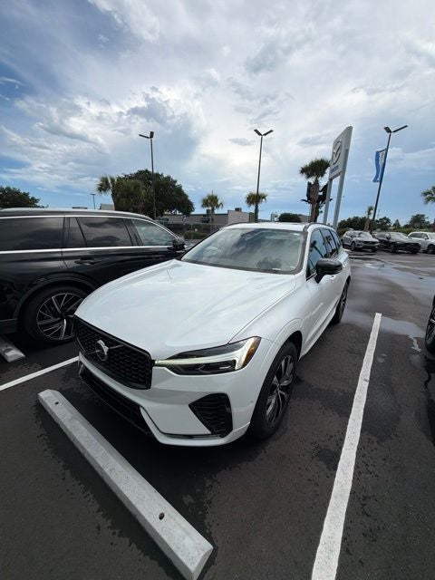 2024 Volvo XC60 B5 Plus Dark Theme