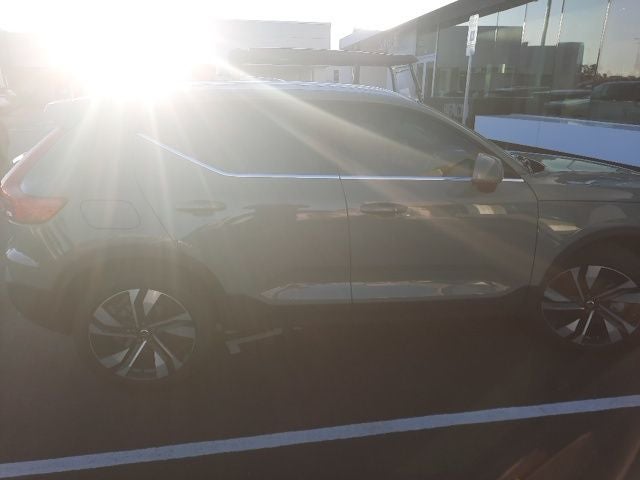 2024 Volvo XC40 B5 Plus Bright Theme