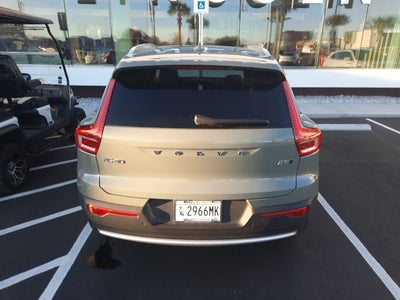 2024 Volvo XC40 B5 Plus Bright Theme