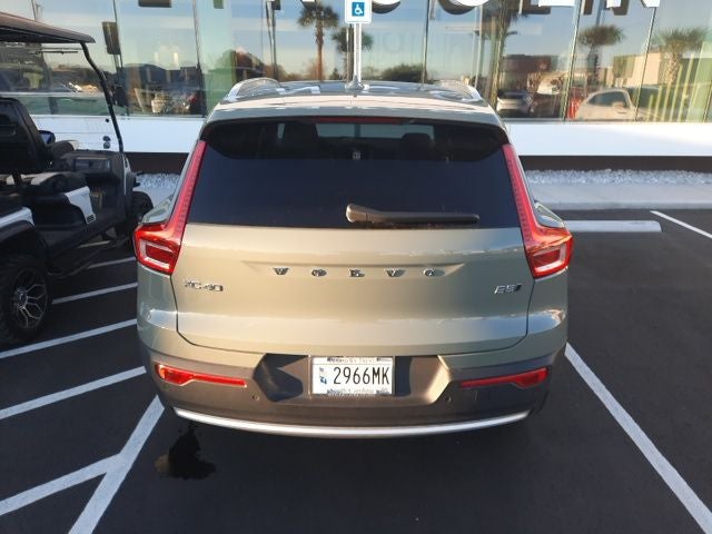 2024 Volvo XC40 B5 Plus Bright Theme